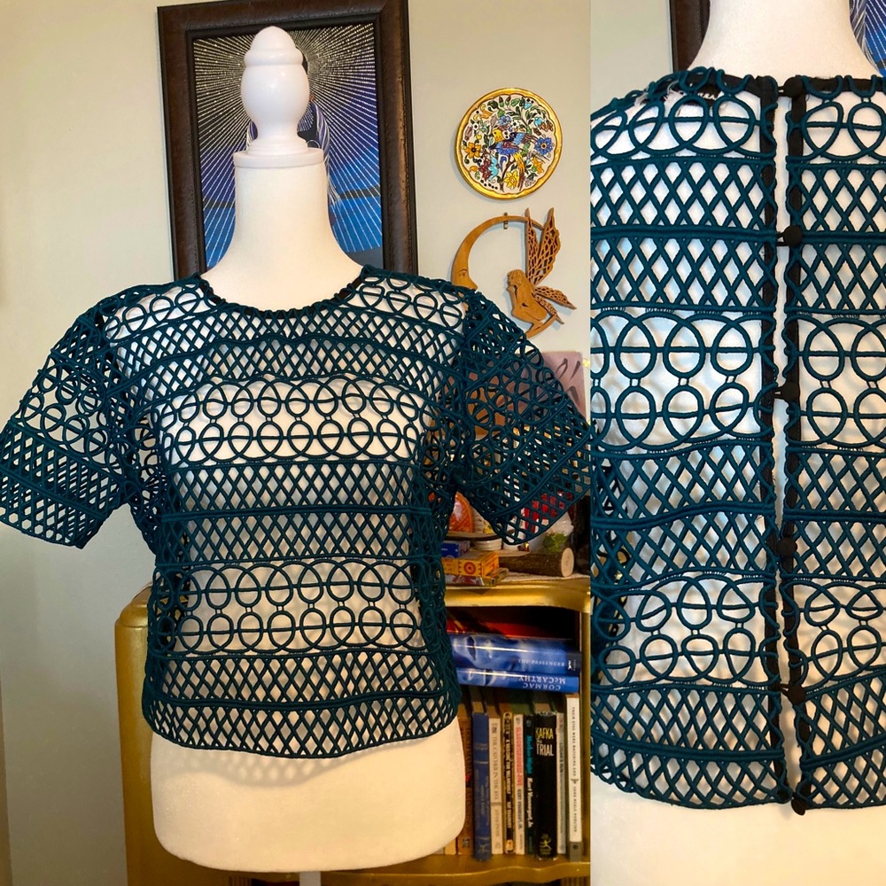 Women's Karina Grimaldi size large teal caged short sleeve button back top